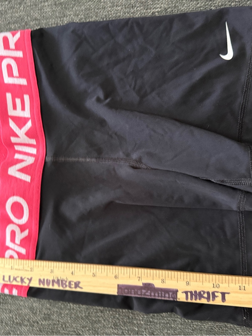 Women’s Nike Pro Black Compression Shorts with Pink Waistband size Medium - Picture 9 of 9
